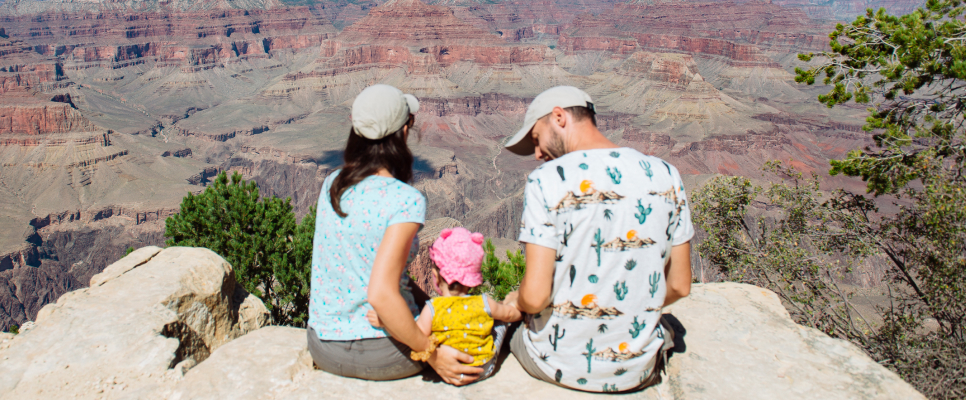 Family hike in the Grand Canyon